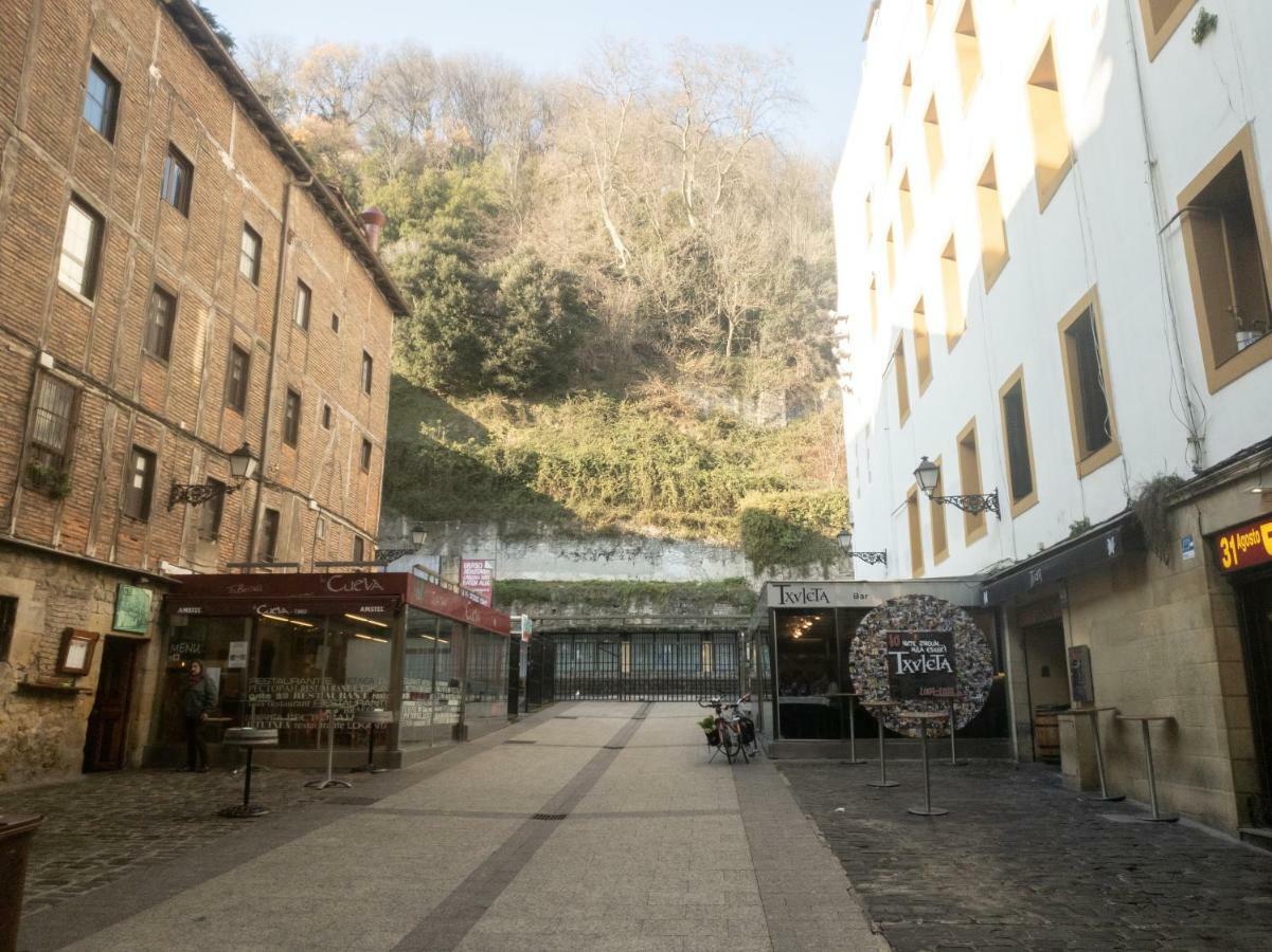 San Sebastian'S Most Historic Street! Modern Stay ภายนอก รูปภาพ